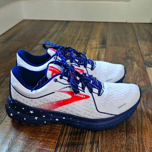 Brooks Women's White Red and Navy Athletic Running Size
